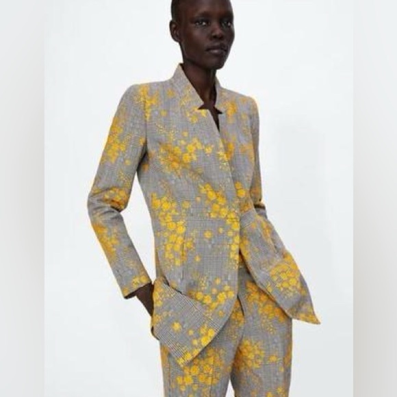 Blogger’s Favorite Zara XS Jacquard Plaid Long Jacket. - Picture 8 of 16